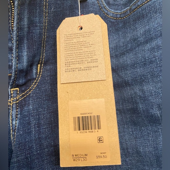 Levi’s  711. Women’s Jeans.  Skinny. Size 8 Medium. W 29 L 30. Distressed NWT - Picture 2 of 6